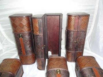 Wijnrek (6) - Hout - 6 houten flesdozen in koloniale stijl,