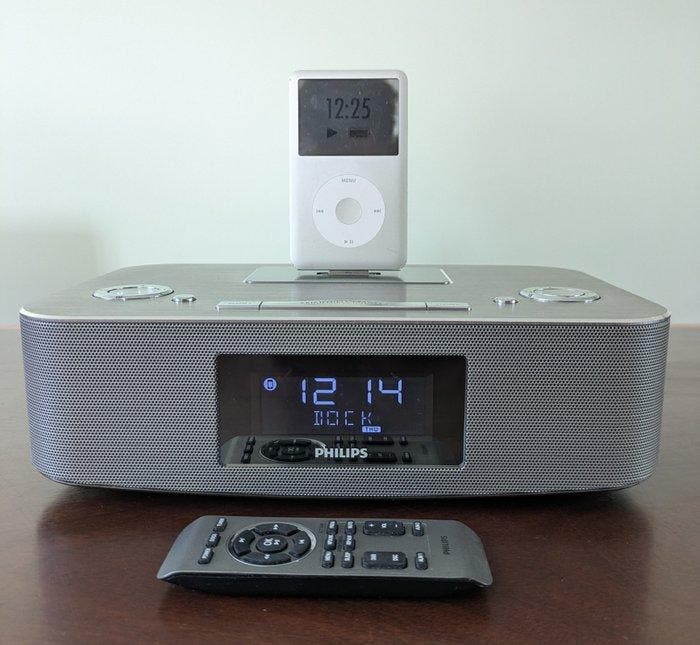 Apple - iPod Classic 160GB with Philips dock - iPod, Spelcomputers en Games, Spelcomputers | Overige Accessoires