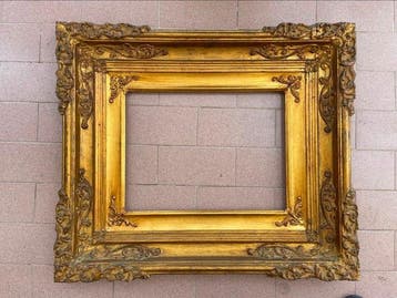 Cornice antica in legno e fregi dorati degli anni 50. Misure