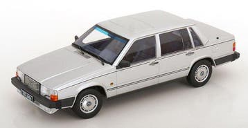 Triple9 1:18 - Modelauto - Volvo 760 Limousine (1985), Nieuw