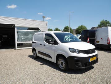 Peugeot Partner L1H1 | Financial Lease voor 210 p/mnd, Gebruikt, Euro 6, Leder en Stof, Grijs