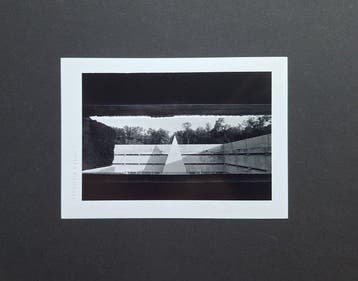 Jacqueline Salmon - Couvent Le Corbusier - cour intérieure -, Antiek en Kunst