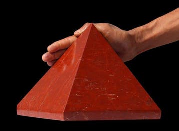 8,29 kg Grote natuurlijke rode jaspis gepolijste piramide -