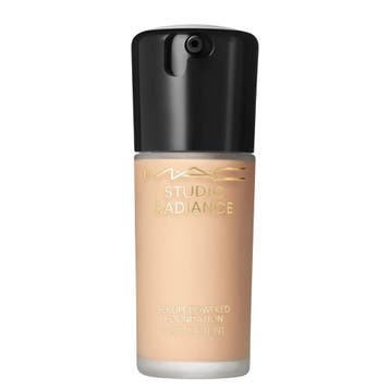 MAC Cosmetics - Studio Radiance Serum Foundation - NW13, Ophalen of Verzenden, Nieuw, Gehele gezicht, Make-up