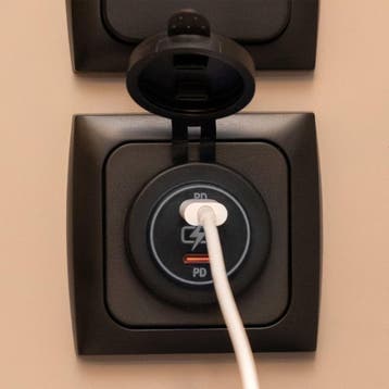 Power Line Contactdoos USB-C PD Lader 2x3A, Ophalen of Verzenden, Nieuw