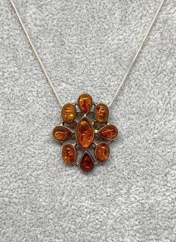 Zeldzame ód-gekeurde vintage cognackleurige Baltisch amber