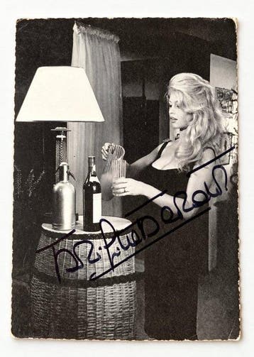 Brigitte Bardot – Originele vintagekaart met handtekening -, Gelopen