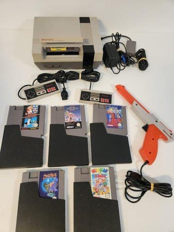 Nintendo - Nes - Nintendo NES & 6 Games & Zapper &, Nieuw
