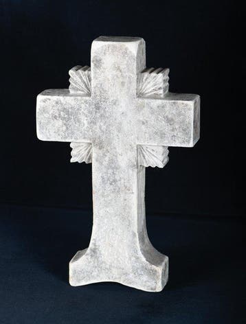 Kruis - Uniek antiek stenen kruisbeeld – Art Deco,, Antiek en Kunst