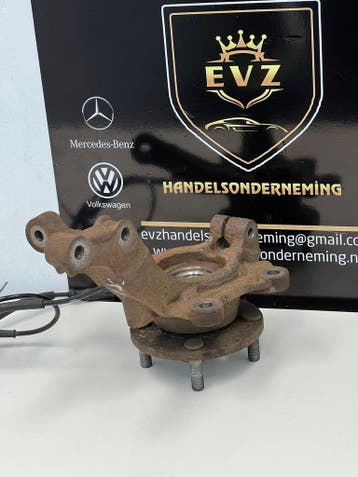 Fusee rechts voor Ford Ecosport 1.0i bj.2015 Artnr.CN153K170, Gebruikt, Ford