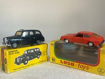 Budgie - luso toys 1:43 - Modelauto (2) - Austin FX4 London, Nieuw