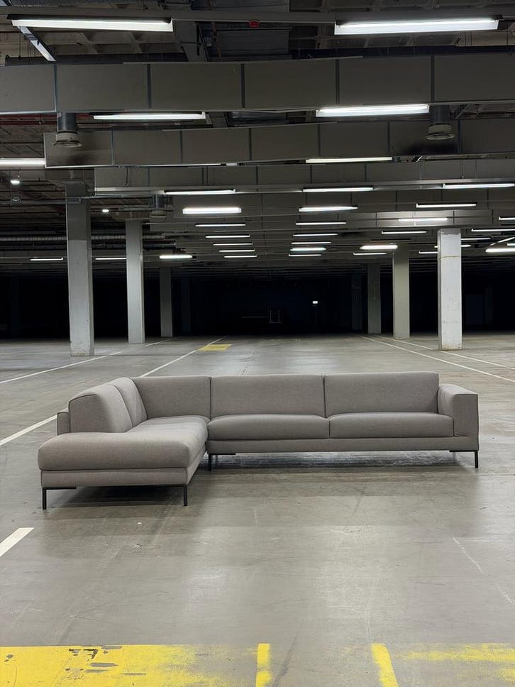 Design on Stock Aikon | Ploegwool | NIEUWSTAAT + Garantie, Huis en Inrichting, Banken | Bankstellen, 300 cm of meer, 150 cm of meer