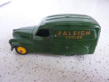 Dinky Toys 1:43 - Modelauto - Austin Van nr. 472 Raleigh, Nieuw