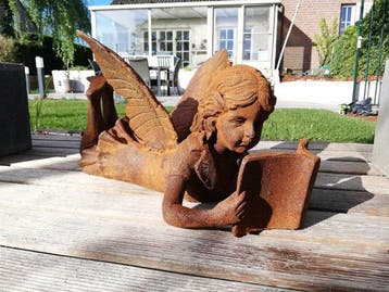 Beeldje - Engel met boek - IJzer