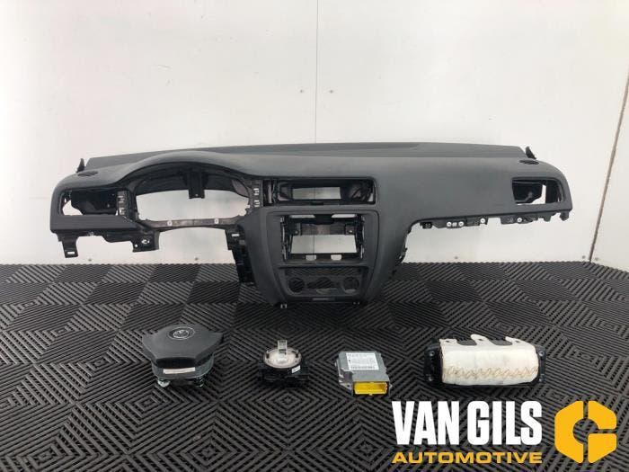 Airbag set + dashboard Volkswagen Jetta O256412, Auto-onderdelen, Interieur en Bekleding, Ophalen of Verzenden
