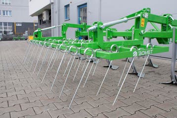 Bomet Stoppel Cultivator Apus met veertandeg 2.2 - 3.8m U865