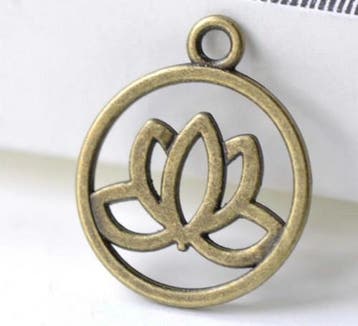 4 x Metalen bedel van een Lotusbloem 24 x 20 x 1,5mm, gat..., Ophalen of Verzenden, Nieuw, Bedel