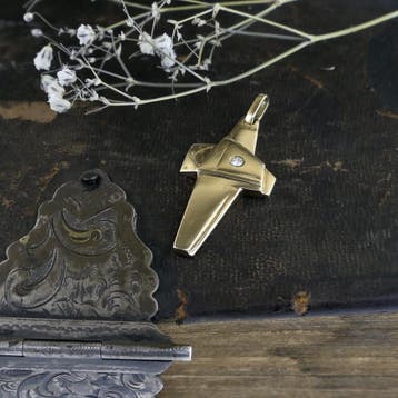 Gouden hanger van een abstract kruis met diamant; 0,05 ct., Ophalen of Verzenden, Gebruikt, Goud, Overige merken