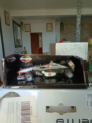 Minichamps 1:18 - Modelauto - McLaren Mercedes MP4/13 #7, Nieuw