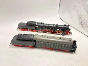 Märklin H0 - 26830 - Stoomlocomotief met tender (2) - BR 52, Nieuw