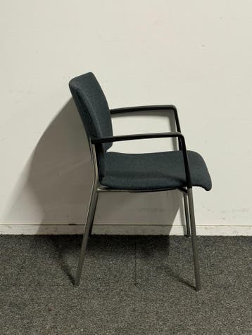 Casala Feniks - Donkerblauw - Met armleuning - 4 poots, Vergader- of Presentatieruimte, Ophalen of Verzenden, Gebruikt, Stoel