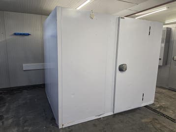Vriescel 240 x 180 x 200 cm, Nieuw in verpakking, Koelen en Vriezen