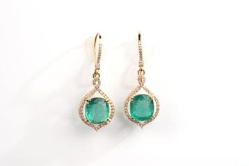 Oorbellen - 18 karaat Geel goud - 6.29ct. tw. Smaragd -, Sieraden, Tassen en Uiterlijk, Oorbellen, Nieuw