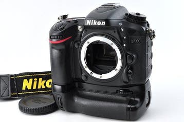 Nikon D7100 DSLR  MB-D15 (Multi-power battery pack) [#1463], Nieuw