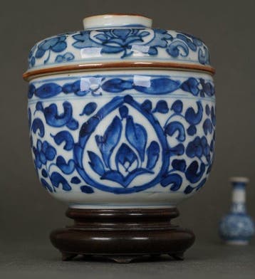 Kangxi (1662-1722) - Pot - Pioenen, Chrysanten en loof -, Antiek en Kunst