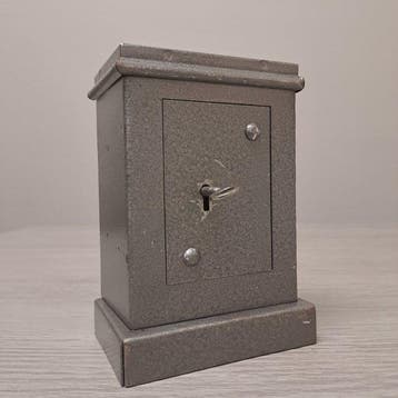 Spaarpot - Smeedijzer - Miniatuurkluis /spaarpot, Antiek en Kunst
