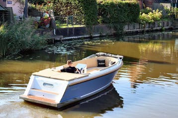 Elektrische tender voor € 29.995 | 6 persoons | Ontdek meer, Nieuw, Polyester, Elektrisch, Buitenboordmotor