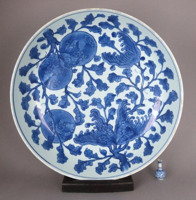 Kangxi (1662-1722) - Kom - THREE ABUNDANCES - LARGE SANDUO, Antiek en Kunst, Antiek | Overige Antiek