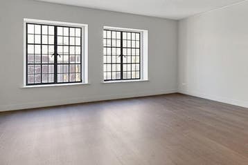 Appartement Stadhuisplein in Tilburg, Tilburg, Noord-Brabant, Via bemiddelaar, Appartement