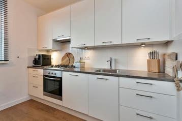 Te Huur 2 Kamer Appartement Rijnauwenstraat In Breda, Noord-Brabant, Direct bij eigenaar, Breda, Appartement