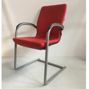 (MDK-106106) Ahrend 230 rood sledestoel nieuw gestoffeerd, Huis en Inrichting, Ophalen of Verzenden, Gebruikt, Rood