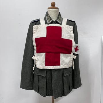 Replica van een duits WO2 Sanitäter schort, Verzamelen, Militaria | Tweede Wereldoorlog, Ophalen of Verzenden, Duitsland, Kleding of Schoenen