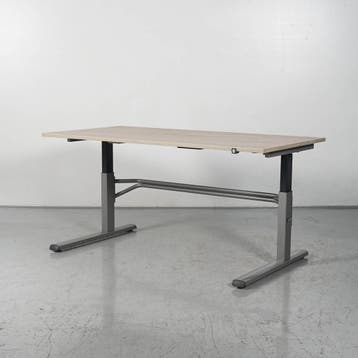 Elektrisch zit-sta bureau Kinnarps - Bladkleur naar keuze -, Huis en Inrichting, Bureaus, Ophalen of Verzenden, Nieuw