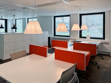 Volledige toegang tot coworkingruimte in Regus Azura, Verzenden