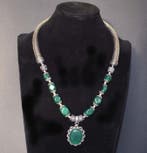 Ketting 45 cm + hanger 2,8 cm en kralen van groen onyx -