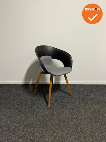Skandiform Deli vergaderstoel - Grijs/zwarte stoel met houte, Vergader- of Presentatieruimte, Ophalen of Verzenden, Gebruikt, Stoel