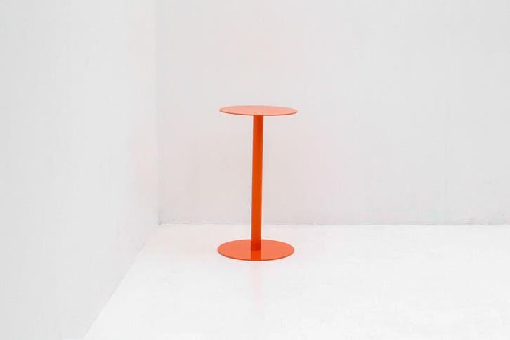 Bijzettafel; oranje, Huis en Inrichting, Tafels | Bijzettafels, Gebruikt, Ophalen of Verzenden