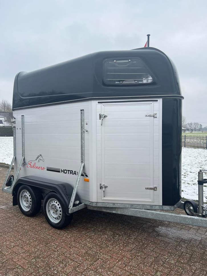 Prachtige aluminium 1.5 paards Hotra! 2018!, Dieren en Toebehoren, Paarden en Pony's | Trailers en Aanhangwagens, 1½-paards trailer