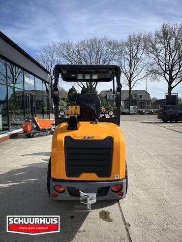 Giant G2700 HD Met puinbak en vork, Zakelijke goederen, Ophalen