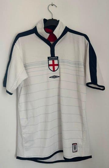 England Home football shirt worn during the 2003-2005 cycle, Nieuw