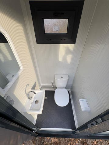 Dubbele Sanitaire Toilet Unit | Luxe en geïsoleerd, Doe-het-zelf en Verbouw, Sanitair, Ophalen of Verzenden, Nieuw, Toilet