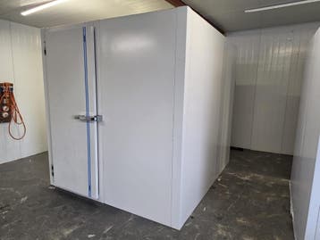 Vriescel 200 x 230 x 210 cm stekker klaar, Nieuw in verpakking, Koelen en Vriezen