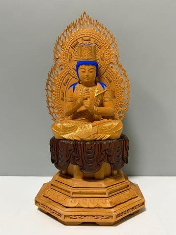 Finely Carved Japanese Wooden Buddhist Statue - sculptuur