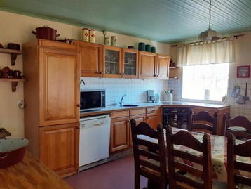 Ideale locatie voor een vakantie met familie en vrienden!!!, 4 of meer slaapkamers, Ardèche of Auvergne, Afwasmachine, In bos