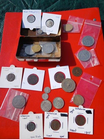 Nederland. Wapenstuiver Lot 23 stuks met (zilveren) munten