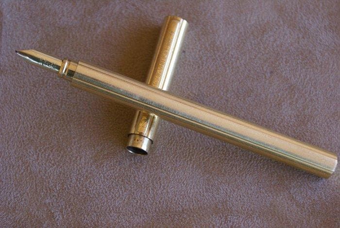Fantastique Rare stylo plume 18 kts LOUIS VUITTON ligne, Verzamelen, Pennenverzamelingen